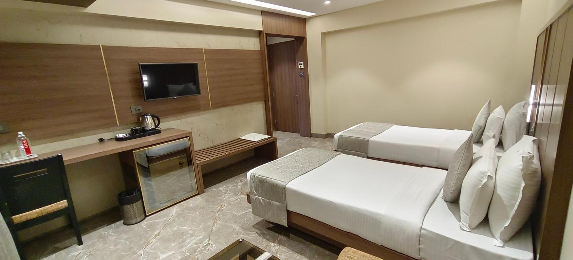 Hotel Archana Residency ムンバイ エクステリア 写真