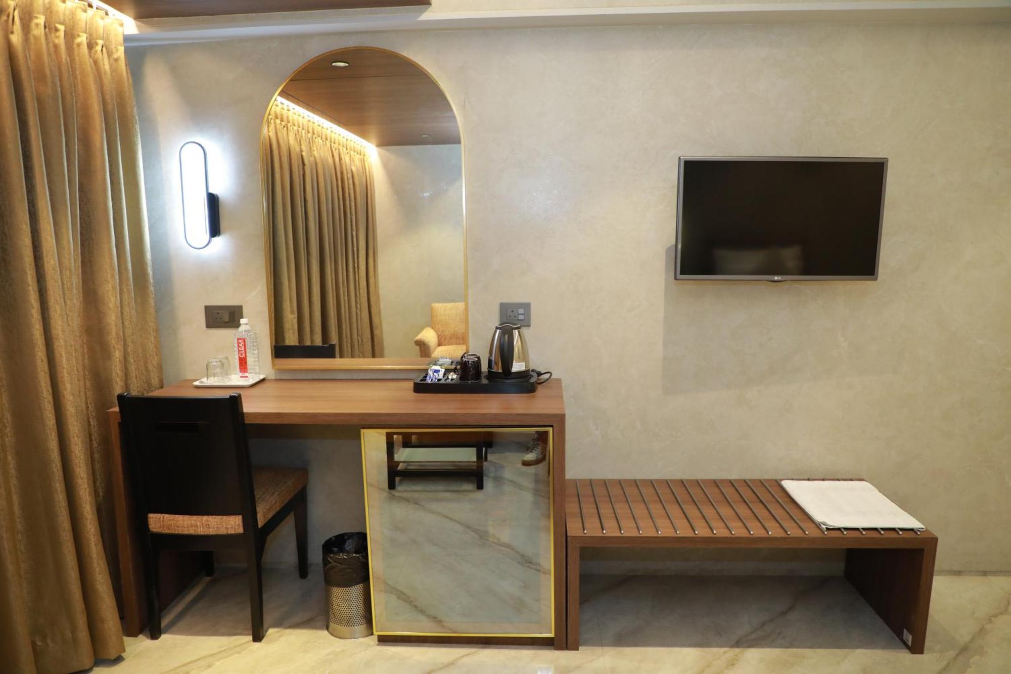 Hotel Archana Residency ムンバイ エクステリア 写真