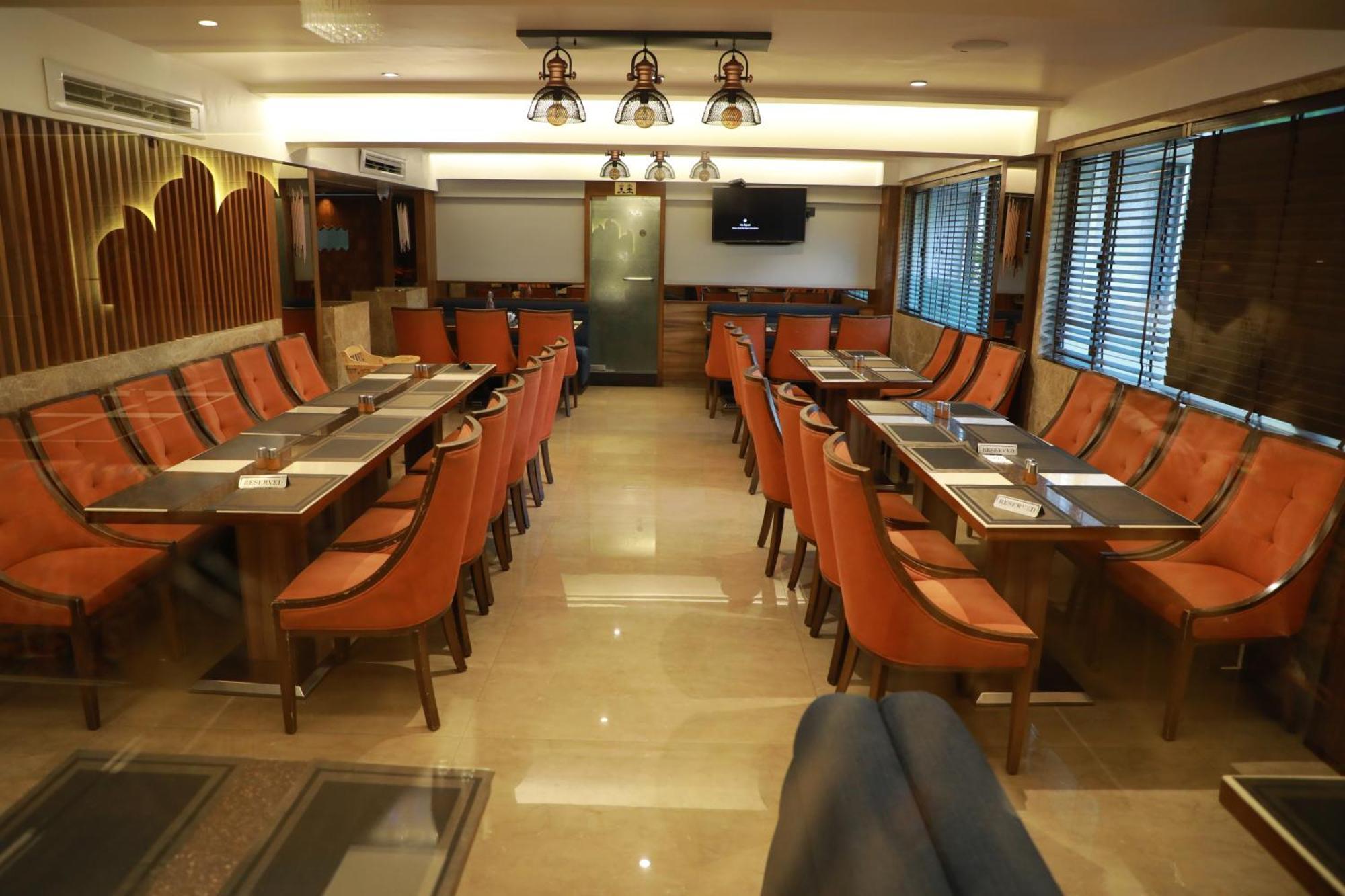 Hotel Archana Residency ムンバイ エクステリア 写真