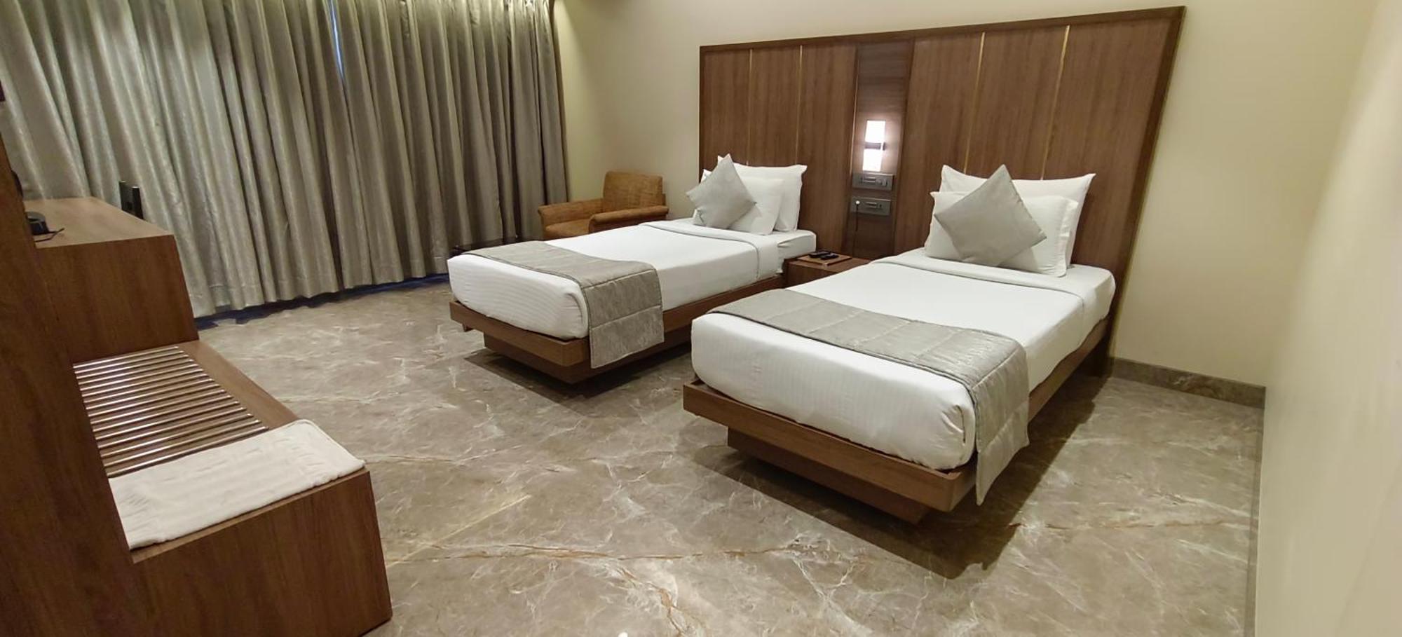 Hotel Archana Residency ムンバイ エクステリア 写真