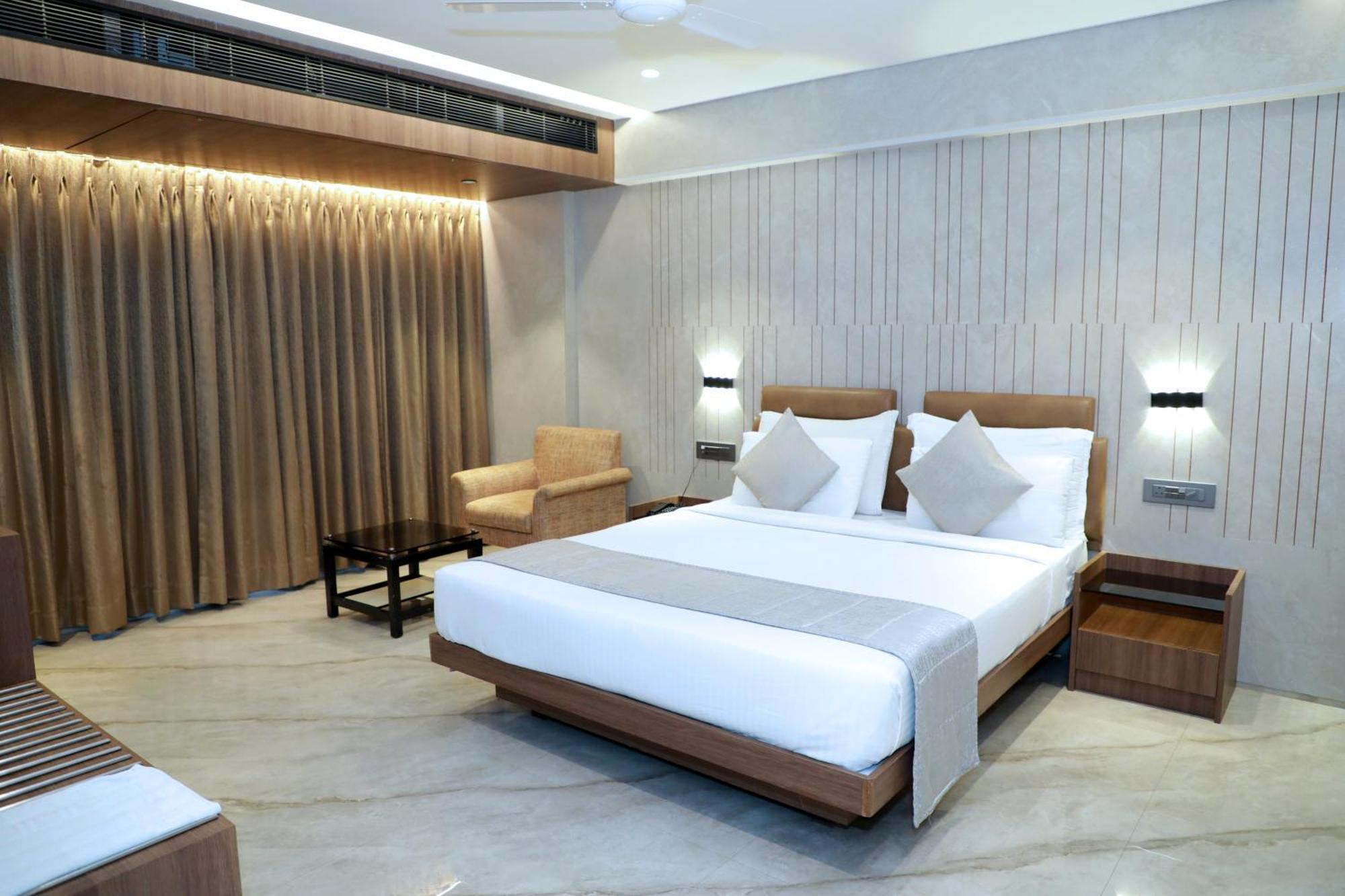 Hotel Archana Residency ムンバイ エクステリア 写真